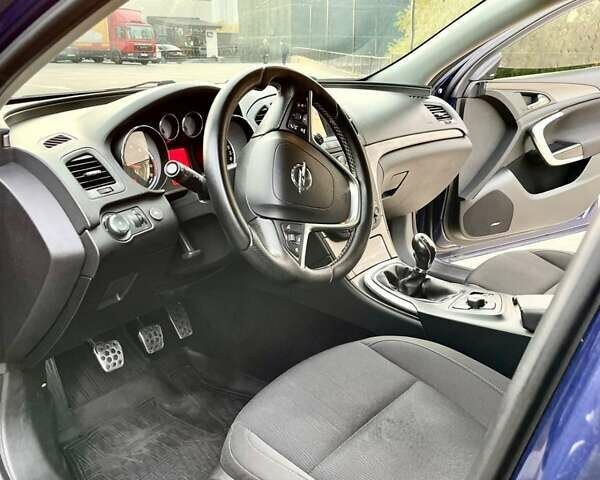 Синій Опель Інсігнія, об'ємом двигуна 1.36 л та пробігом 258 тис. км за 7800 $, фото 2 на Automoto.ua