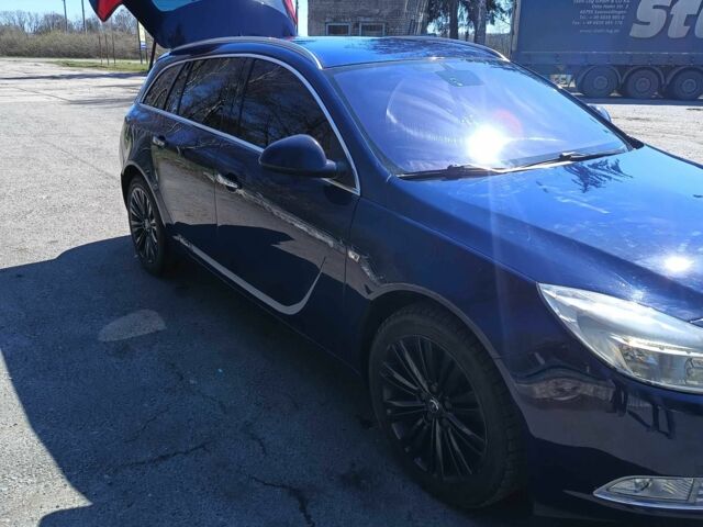 Синий Опель Инсигния, объемом двигателя 2 л и пробегом 201 тыс. км за 9200 $, фото 6 на Automoto.ua