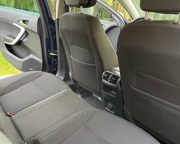 Синій Опель Інсігнія, об'ємом двигуна 1.36 л та пробігом 258 тис. км за 7800 $, фото 15 на Automoto.ua