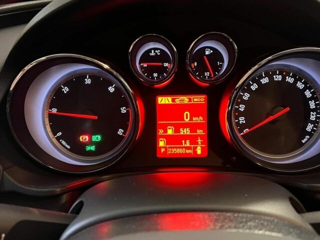 Синий Опель Инсигния, объемом двигателя 2 л и пробегом 236 тыс. км за 14500 $, фото 13 на Automoto.ua