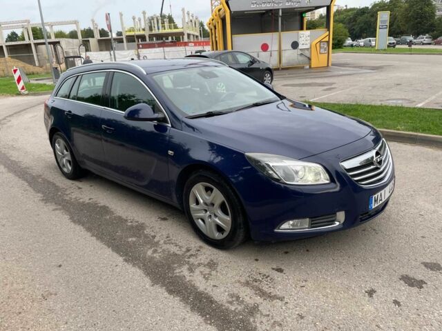 Синий Опель Инсигния, объемом двигателя 2 л и пробегом 277 тыс. км за 4450 $, фото 2 на Automoto.ua