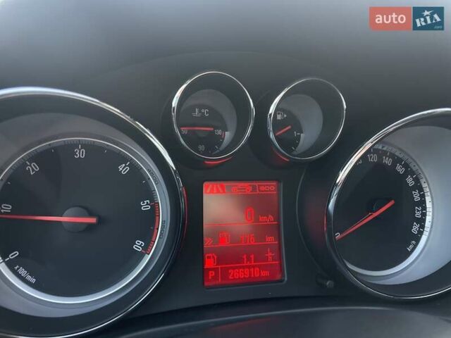 Синій Опель Інсігнія, об'ємом двигуна 1.96 л та пробігом 267 тис. км за 9000 $, фото 15 на Automoto.ua