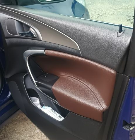 Синий Опель Инсигния, объемом двигателя 2 л и пробегом 220 тыс. км за 8300 $, фото 7 на Automoto.ua