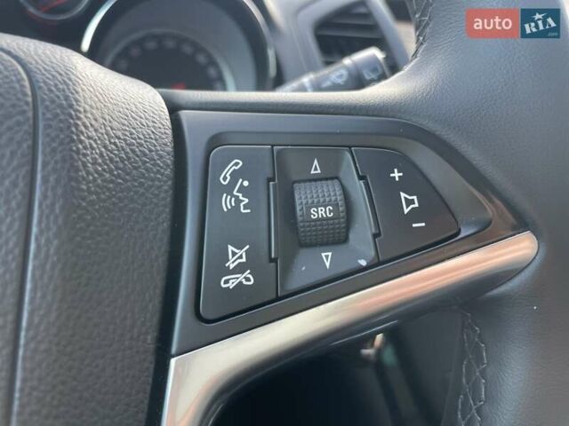 Синій Опель Інсігнія, об'ємом двигуна 1.96 л та пробігом 267 тис. км за 9000 $, фото 17 на Automoto.ua