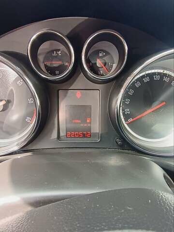 Синий Опель Инсигния, объемом двигателя 2 л и пробегом 220 тыс. км за 8000 $, фото 23 на Automoto.ua