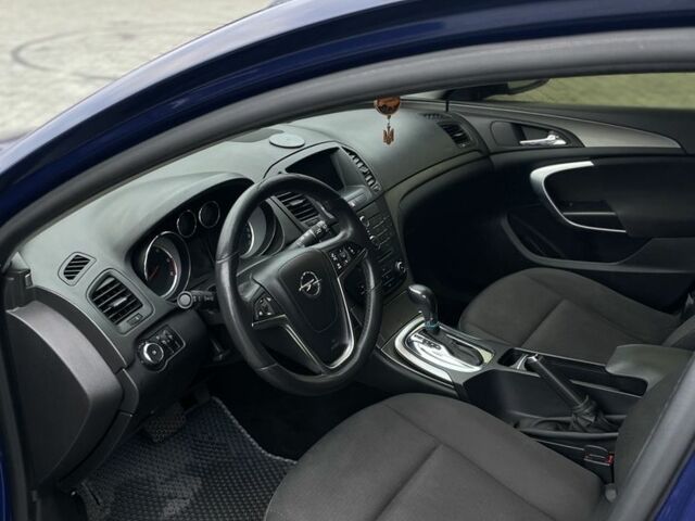 Синій Опель Інсігнія, об'ємом двигуна 2 л та пробігом 300 тис. км за 7400 $, фото 8 на Automoto.ua