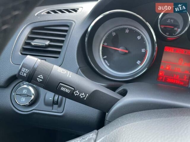 Синій Опель Інсігнія, об'ємом двигуна 1.96 л та пробігом 267 тис. км за 9000 $, фото 20 на Automoto.ua