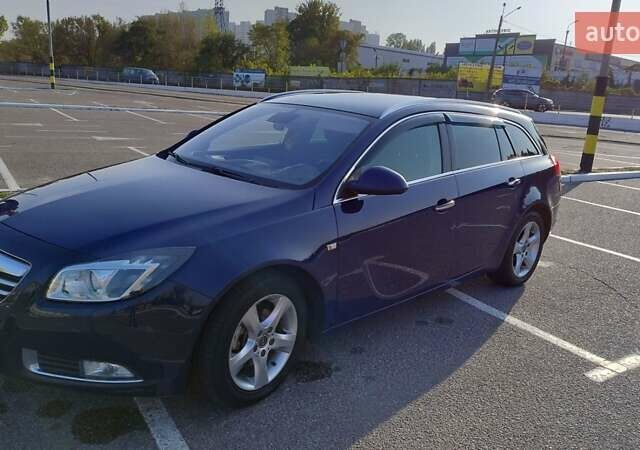 Синій Опель Інсігнія, об'ємом двигуна 1.96 л та пробігом 260 тис. км за 8300 $, фото 1 на Automoto.ua