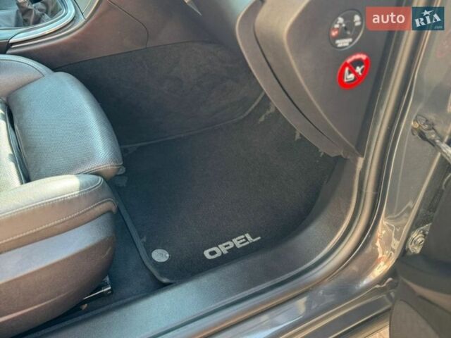 Синій Опель Інсігнія, об'ємом двигуна 1.96 л та пробігом 254 тис. км за 10900 $, фото 20 на Automoto.ua
