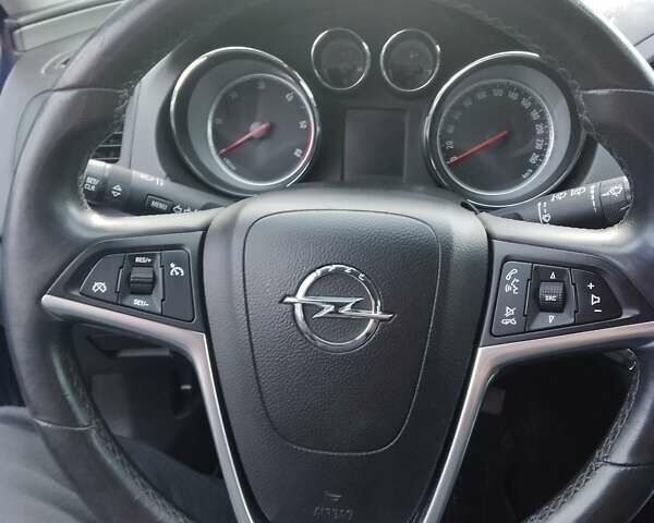 Синий Опель Инсигния, объемом двигателя 2 л и пробегом 249 тыс. км за 8600 $, фото 8 на Automoto.ua