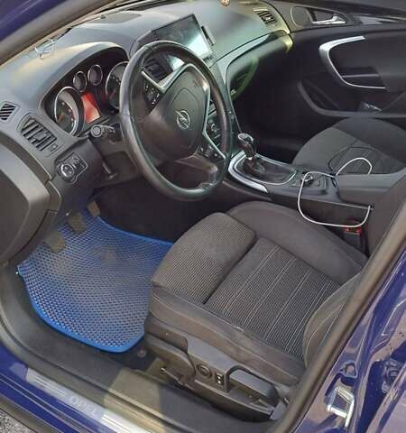 Синій Опель Інсігнія, об'ємом двигуна 1.96 л та пробігом 260 тис. км за 8300 $, фото 2 на Automoto.ua