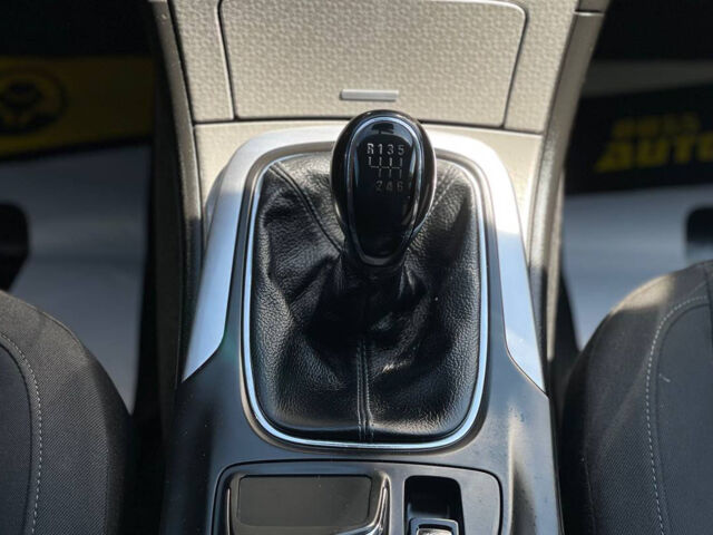 Синий Опель Инсигния, объемом двигателя 2 л и пробегом 316 тыс. км за 9600 $, фото 14 на Automoto.ua