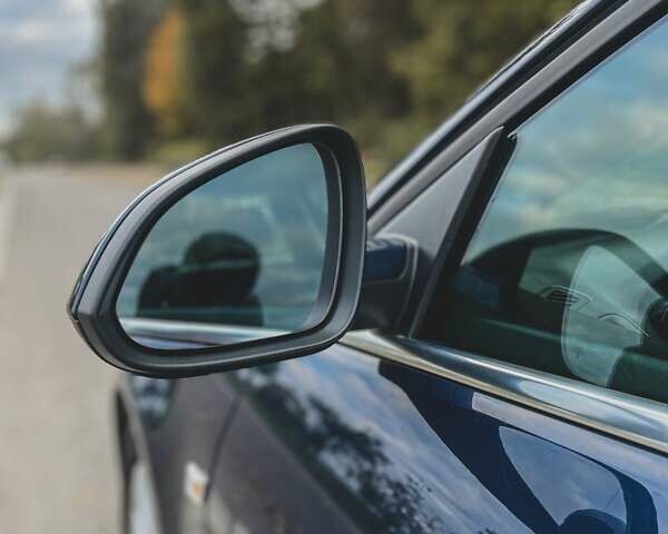 Синій Опель Інсігнія, об'ємом двигуна 1.96 л та пробігом 270 тис. км за 9500 $, фото 8 на Automoto.ua