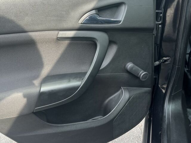 Синий Опель Инсигния, объемом двигателя 2 л и пробегом 320 тыс. км за 8700 $, фото 16 на Automoto.ua