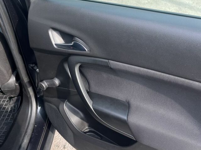 Синий Опель Инсигния, объемом двигателя 2 л и пробегом 320 тыс. км за 8700 $, фото 18 на Automoto.ua