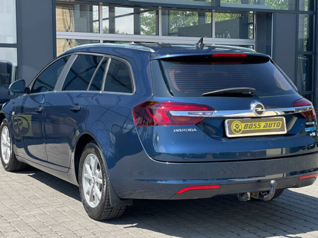 Синий Опель Инсигния, объемом двигателя 2 л и пробегом 316 тыс. км за 9600 $, фото 3 на Automoto.ua