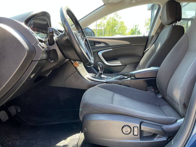 Синий Опель Инсигния, объемом двигателя 2 л и пробегом 316 тыс. км за 9600 $, фото 9 на Automoto.ua