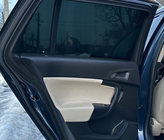 Синій Опель Інсігнія, об'ємом двигуна 2 л та пробігом 261 тис. км за 14300 $, фото 13 на Automoto.ua