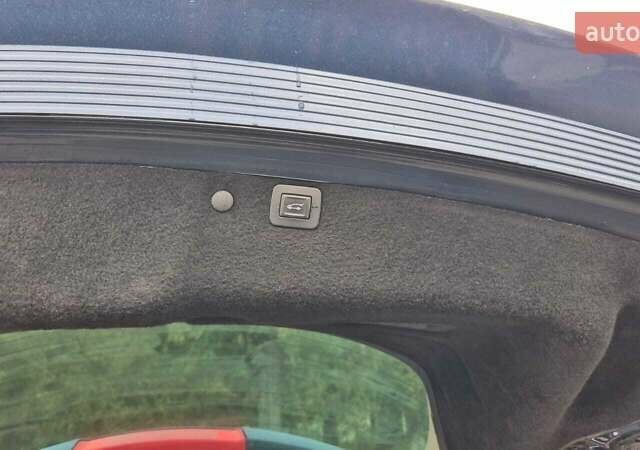 Синий Опель Инсигния, объемом двигателя 1.96 л и пробегом 226 тыс. км за 9300 $, фото 4 на Automoto.ua