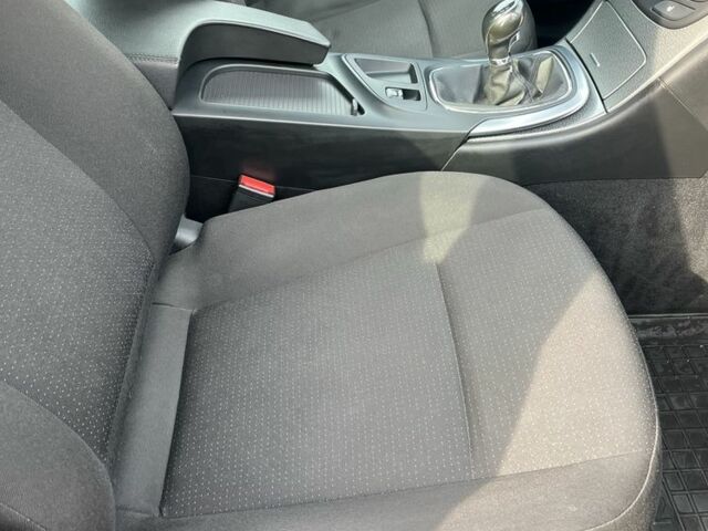 Синий Опель Инсигния, объемом двигателя 2 л и пробегом 320 тыс. км за 8700 $, фото 22 на Automoto.ua