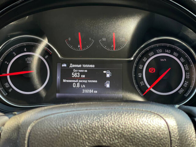 Синий Опель Инсигния, объемом двигателя 2 л и пробегом 316 тыс. км за 9600 $, фото 11 на Automoto.ua