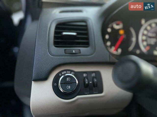 Синий Опель Инсигния, объемом двигателя 2 л и пробегом 205 тыс. км за 11000 $, фото 33 на Automoto.ua