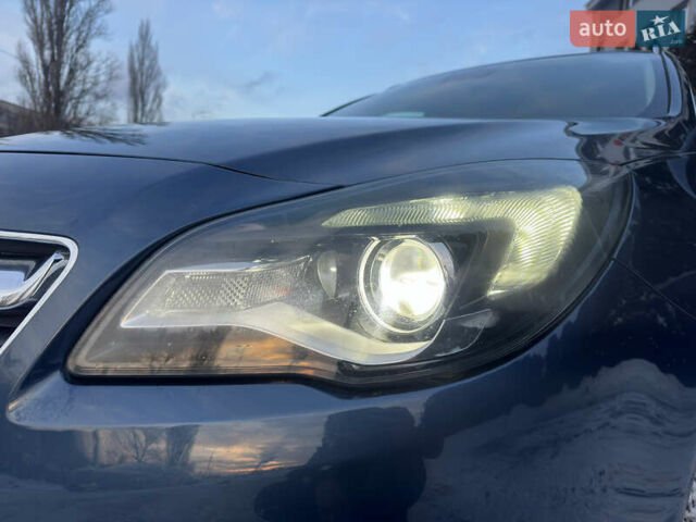 Синий Опель Инсигния, объемом двигателя 2 л и пробегом 205 тыс. км за 11000 $, фото 8 на Automoto.ua