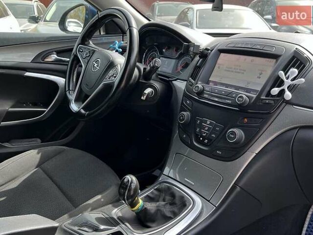 Синій Опель Інсігнія, об'ємом двигуна 2 л та пробігом 250 тис. км за 10300 $, фото 13 на Automoto.ua