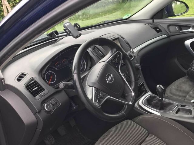 Синий Опель Инсигния, объемом двигателя 0 л и пробегом 245 тыс. км за 11500 $, фото 5 на Automoto.ua