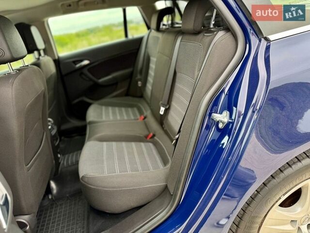 Синий Опель Инсигния, объемом двигателя 2 л и пробегом 245 тыс. км за 10900 $, фото 27 на Automoto.ua