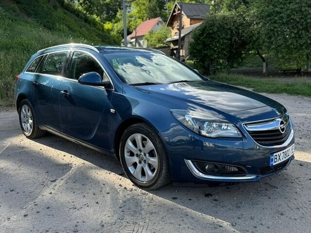 Синий Опель Инсигния, объемом двигателя 1.6 л и пробегом 212 тыс. км за 8999 $, фото 4 на Automoto.ua