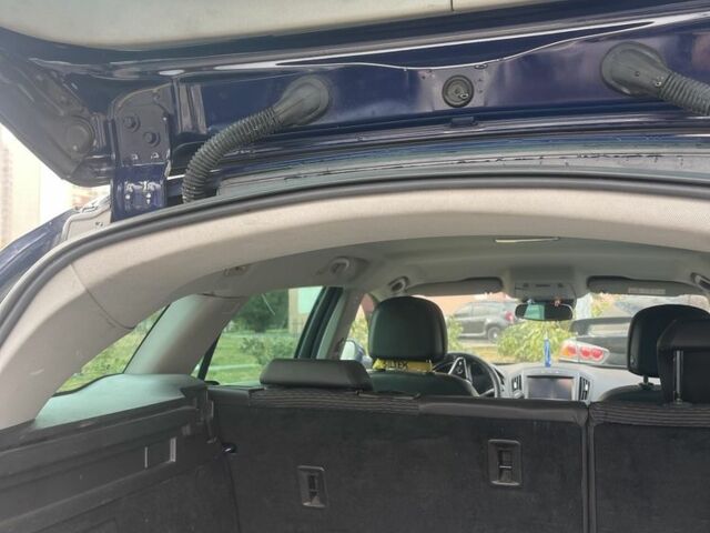 Синий Опель Инсигния, объемом двигателя 1.6 л и пробегом 260 тыс. км за 13000 $, фото 6 на Automoto.ua