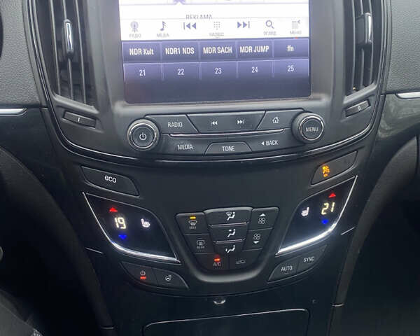 Синий Опель Инсигния, объемом двигателя 1.6 л и пробегом 211 тыс. км за 9500 $, фото 6 на Automoto.ua