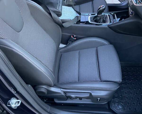 Синій Опель Інсігнія, об'ємом двигуна 1.96 л та пробігом 165 тис. км за 17650 $, фото 61 на Automoto.ua