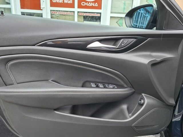 Синій Опель Інсігнія, об'ємом двигуна 1.6 л та пробігом 165 тис. км за 14700 $, фото 8 на Automoto.ua