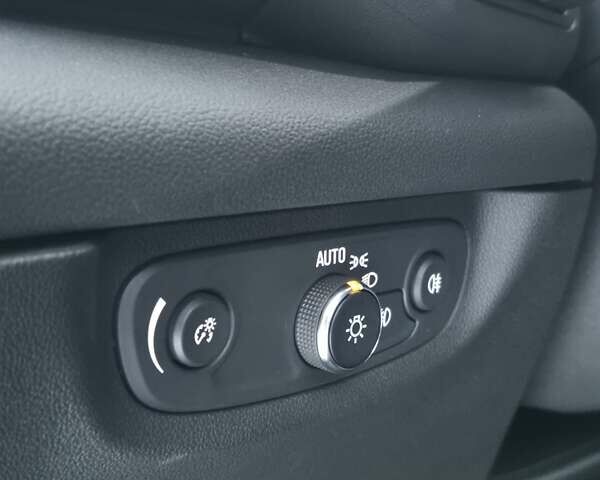 Синій Опель Інсігнія, об'ємом двигуна 2 л та пробігом 201 тис. км за 16599 $, фото 48 на Automoto.ua