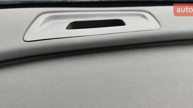 Синій Опель Інсігнія, об'ємом двигуна 1.6 л та пробігом 285 тис. км за 13499 $, фото 4 на Automoto.ua