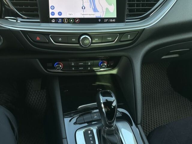 Синий Опель Инсигния, объемом двигателя 1.6 л и пробегом 230 тыс. км за 13100 $, фото 18 на Automoto.ua