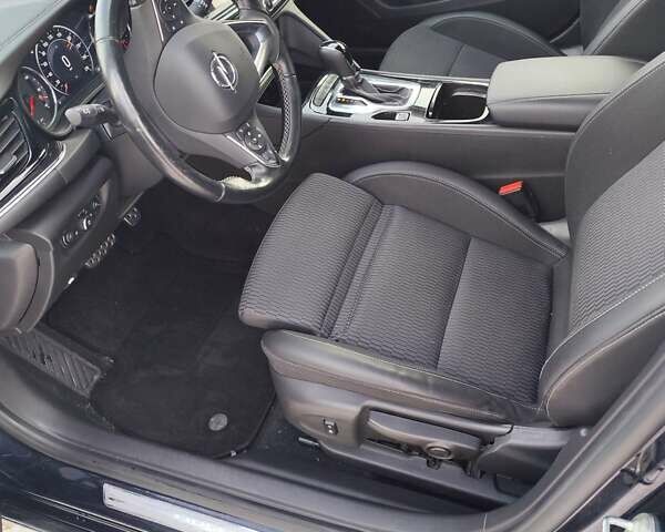 Синій Опель Інсігнія, об'ємом двигуна 1.6 л та пробігом 285 тис. км за 13499 $, фото 10 на Automoto.ua