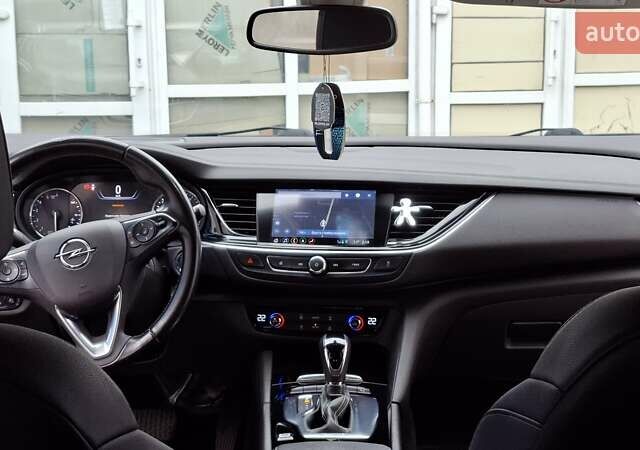 Синий Опель Инсигния, объемом двигателя 1.6 л и пробегом 165 тыс. км за 14700 $, фото 7 на Automoto.ua