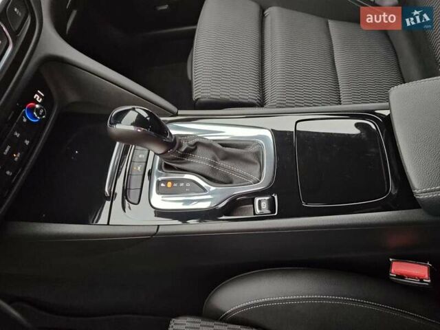 Синій Опель Інсігнія, об'ємом двигуна 1.6 л та пробігом 173 тис. км за 15700 $, фото 24 на Automoto.ua