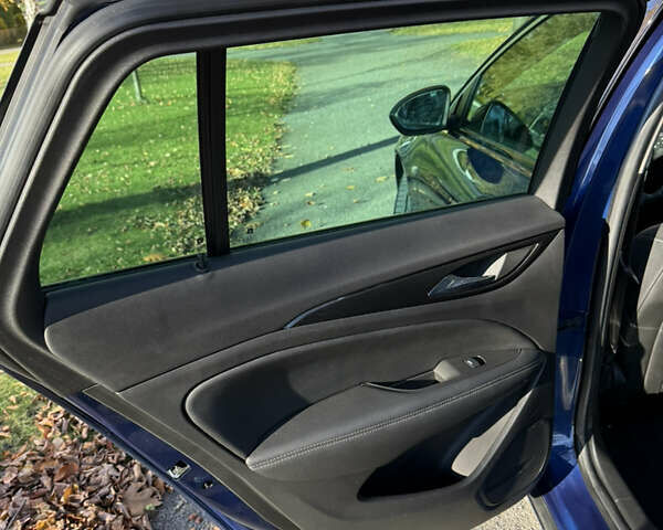 Синій Опель Інсігнія, об'ємом двигуна 1.6 л та пробігом 156 тис. км за 15500 $, фото 56 на Automoto.ua