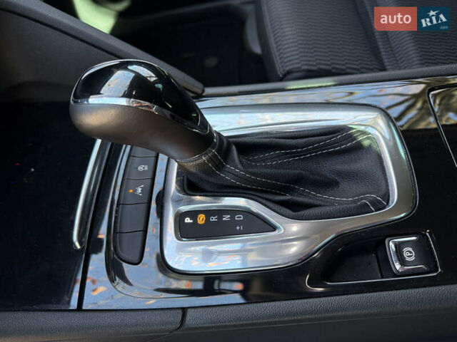 Синий Опель Инсигния, объемом двигателя 1.6 л и пробегом 156 тыс. км за 15500 $, фото 53 на Automoto.ua