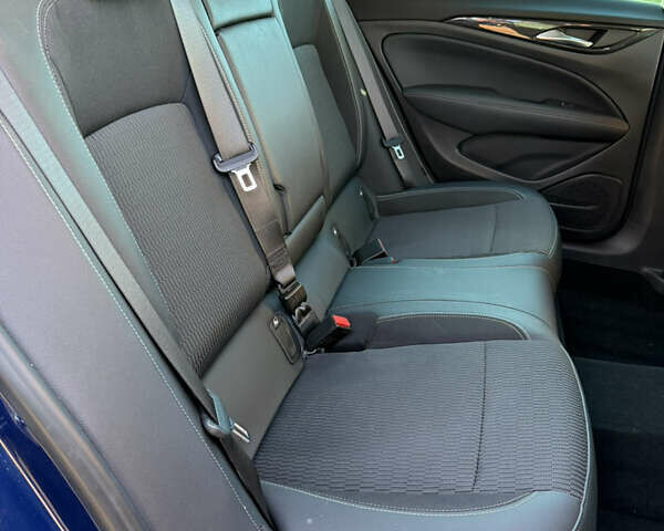 Синий Опель Инсигния, объемом двигателя 1.6 л и пробегом 156 тыс. км за 15500 $, фото 77 на Automoto.ua