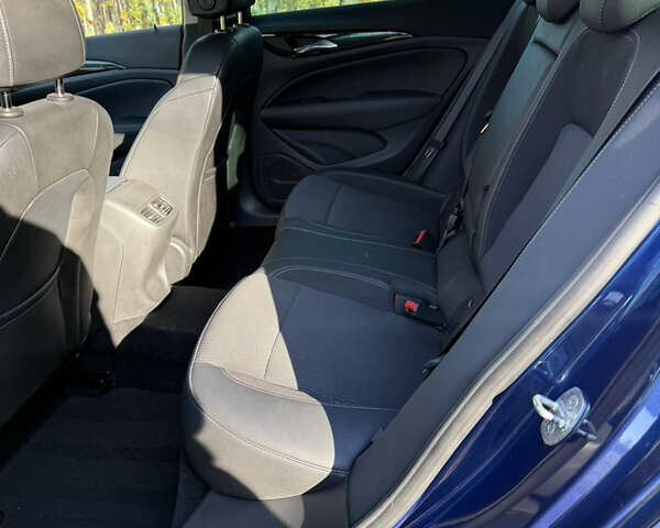 Синий Опель Инсигния, объемом двигателя 1.6 л и пробегом 156 тыс. км за 15500 $, фото 60 на Automoto.ua