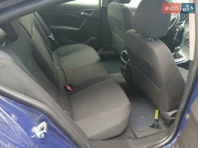 Синий Опель Инсигния, объемом двигателя 1.4 л и пробегом 79 тыс. км за 11700 $, фото 10 на Automoto.ua