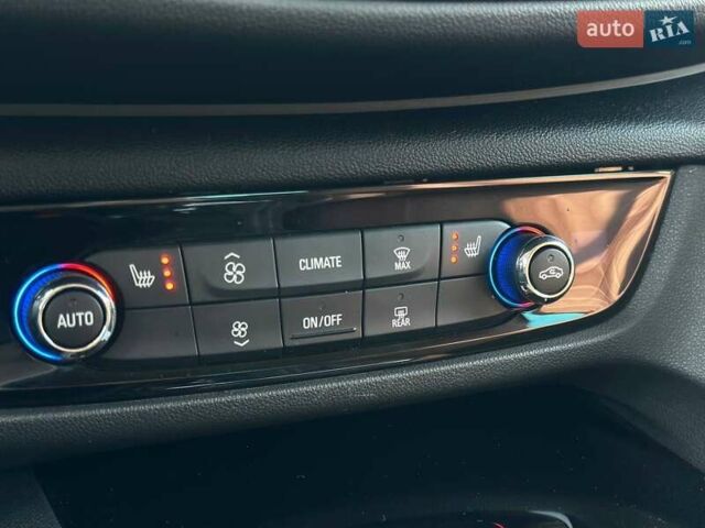 Синій Опель Інсігнія, об'ємом двигуна 1.49 л та пробігом 31 тис. км за 17000 $, фото 24 на Automoto.ua