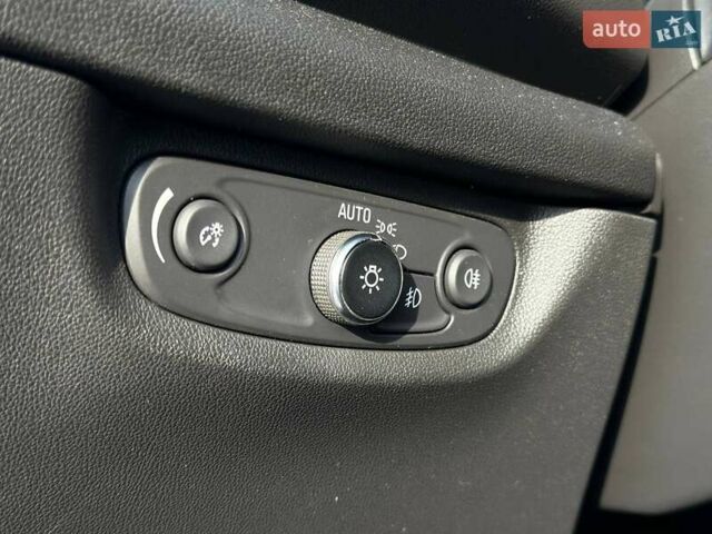 Синій Опель Інсігнія, об'ємом двигуна 1.49 л та пробігом 31 тис. км за 17000 $, фото 19 на Automoto.ua