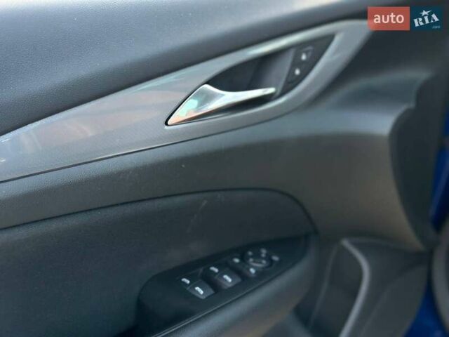 Синий Опель Инсигния, объемом двигателя 1.49 л и пробегом 31 тыс. км за 16790 $, фото 18 на Automoto.ua