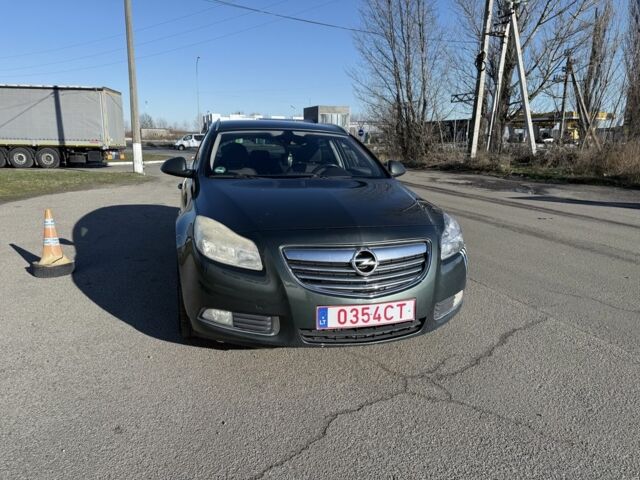 Зеленый Опель Инсигния, объемом двигателя 2 л и пробегом 280 тыс. км за 3428 $, фото 1 на Automoto.ua